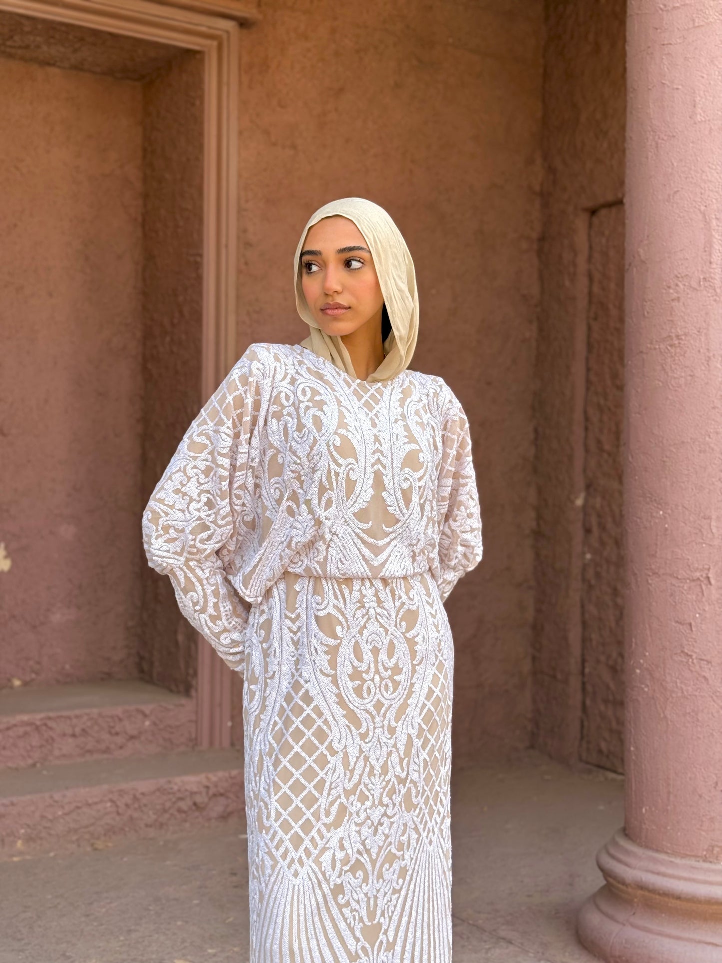 Luna glow dress in white